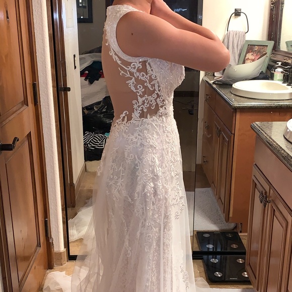 Brand New - David’s Bridal - A-Line Wedding Dress - Picture 6 of 8